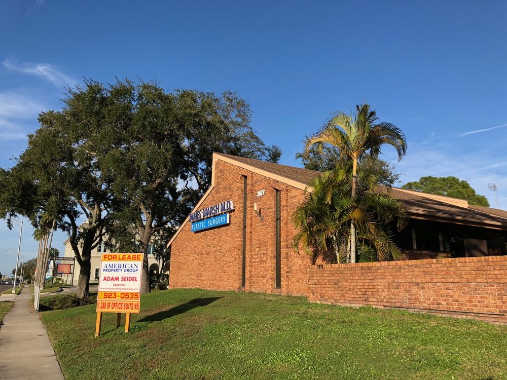 Medical/Professional Office Across from Sarasota Memorial Hospital : 2677 S Tamiami Trail, Sarasota, FL 34239